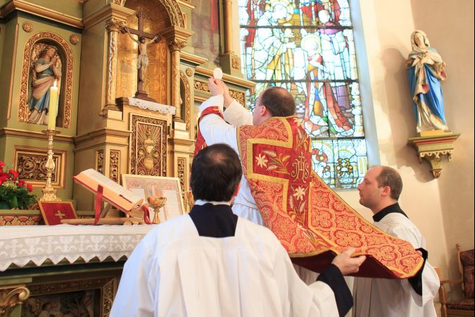 Tradicionalna latinska misa u sv. Martina, Nostra Aetate, nadbiskup Pozzo, uvjeti za priznanje FSSPX