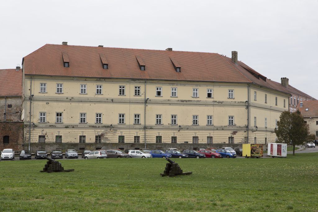 Isusovačka klasična gimnazija u Osijeku