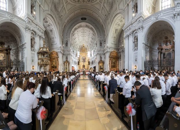 München, krizma u Münchenu, biskup Petanjak