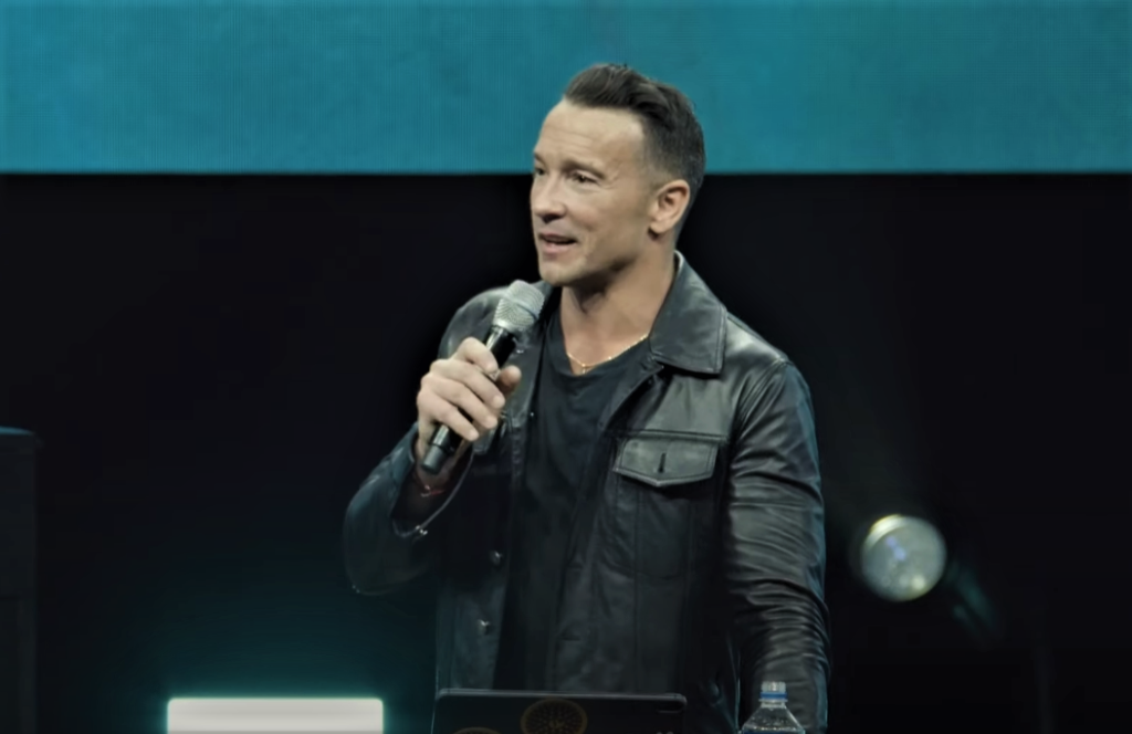 Carl Lentz, Hillsong