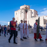 02.04.2023., Zadar - Na Cvjetnicu odrzana je procesija od crkve sv. Marije do katedrale sv. Stosije gdje je svecano misno slavlje predvodio zadarski nadbiskup mons. Milan Zgrablic.